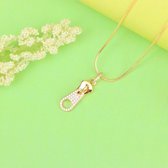 "Stylish Rose Gold Zipper Shape Pendant with Sparkling Stones, XPPT1477 - Picture 12 of 13